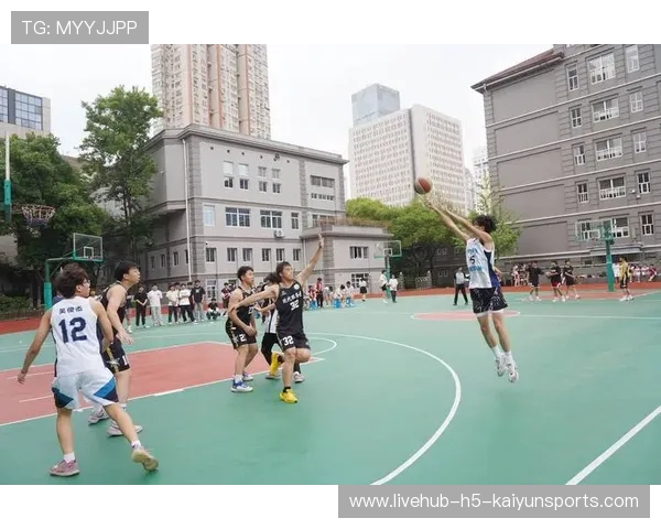 职业球员是否参与联盟青训和社区篮球推广，打篮球职业联赛的条件